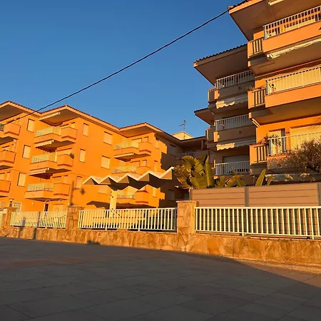 Beachfront Apartment Sant Salvador